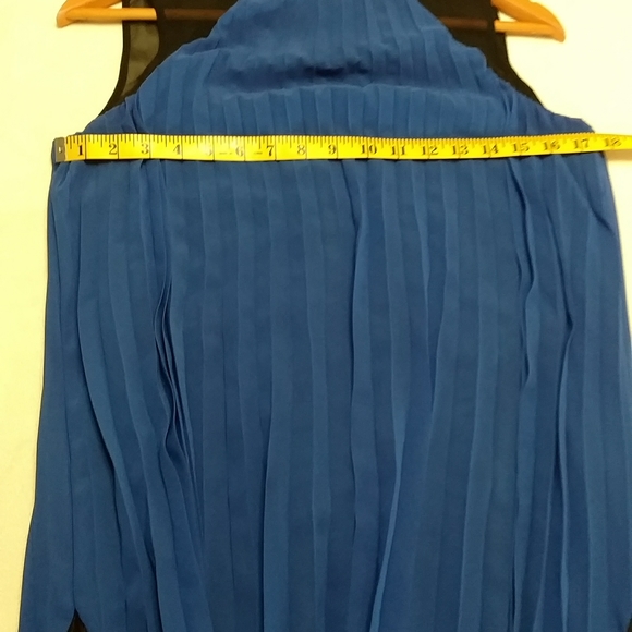 Thalia Sodi Accordion Dress - Picture 4 of 9